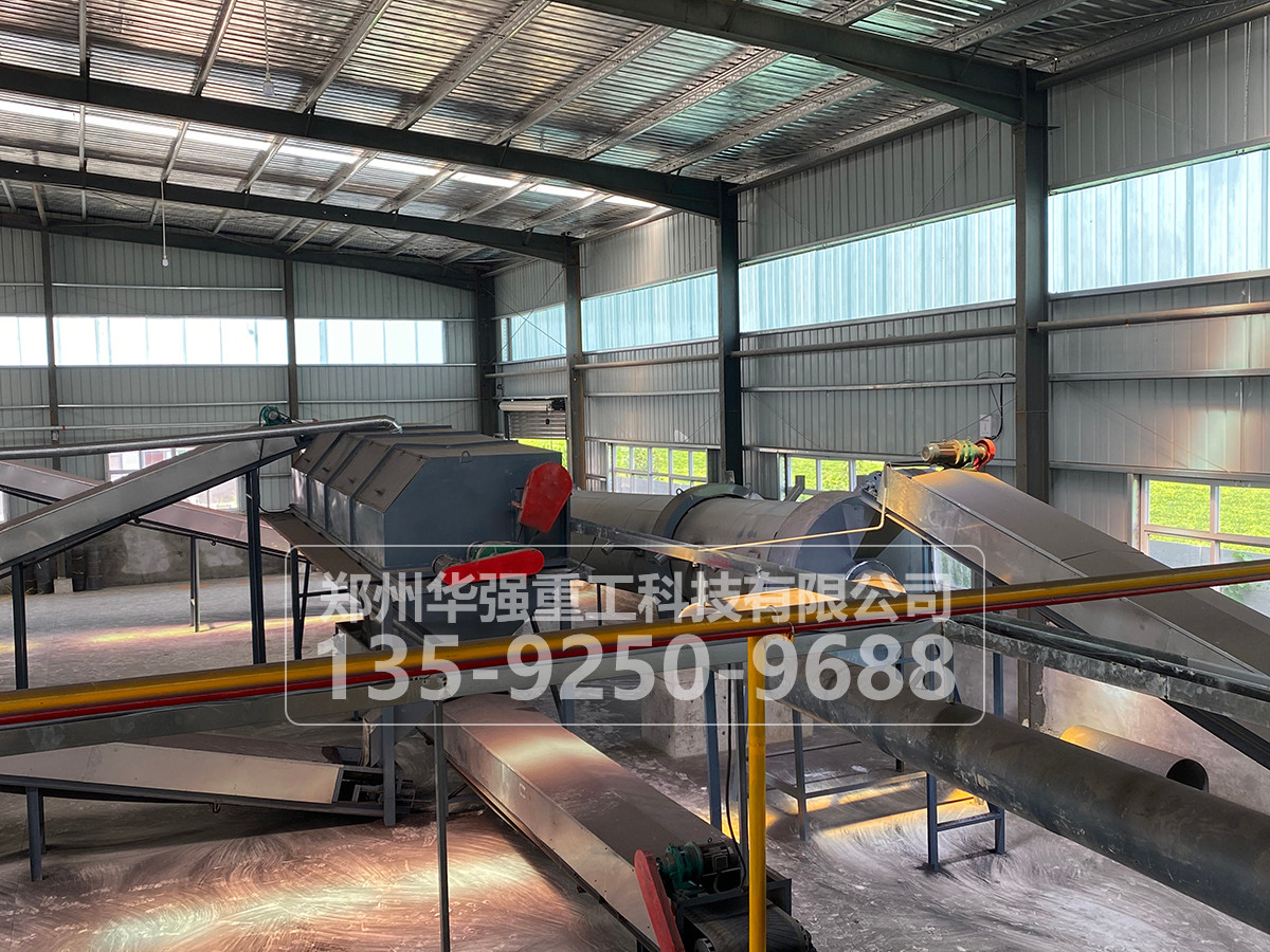 豬糞有機(jī)肥生產(chǎn)線：助力綠色農(nóng)業(yè)，專業(yè)設(shè)備成就優(yōu)質(zhì)產(chǎn)品